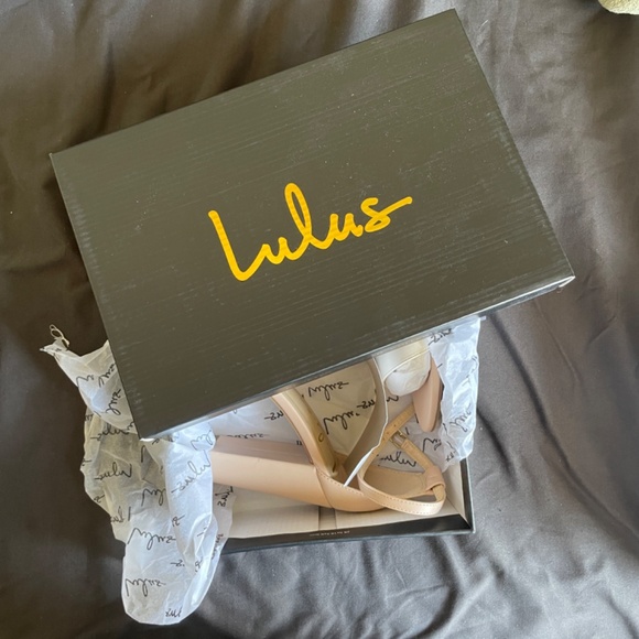 Lulus Two-Tone Taylor Heels (8) (BNWT / BNIB) - Picture 9 of 16